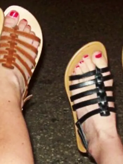 Voyeur Teen feet foot barefeet barefoot toes soles