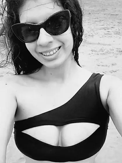 Los pechos de la milf Ro Jara