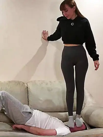 FEMDOM PODOLATRIA FOOTWORSHIP