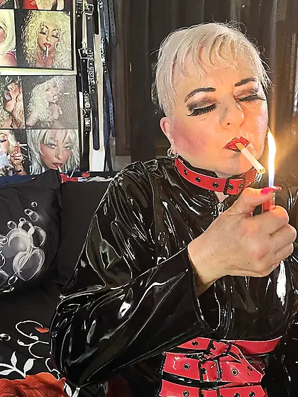 MISTRESS SHIRLEY READY TO FUCK SISSY SLAVE