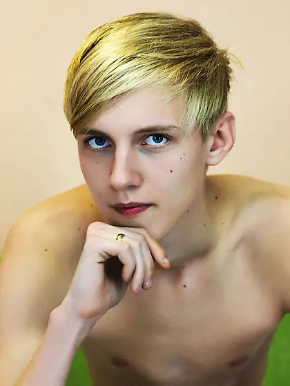 White young gay mikelyall