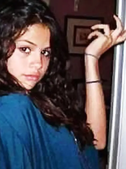 Romy gomez sosie de selena gomez