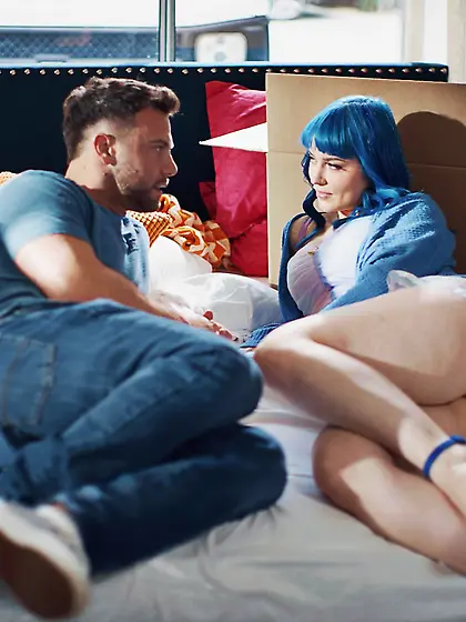 Blue-haired beauty gets eaten out and screwed by Seth Gamble
