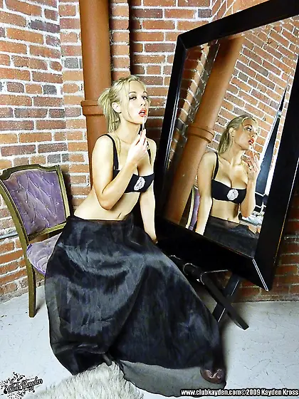 Even when Kayden Kross beautifies her face,  she always plays wit