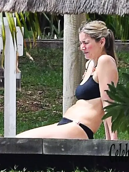 Lisa Faulkner Bikini