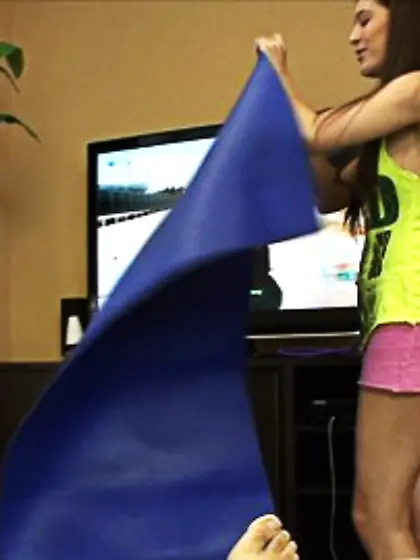 Long-haired brunette nympho rubbing