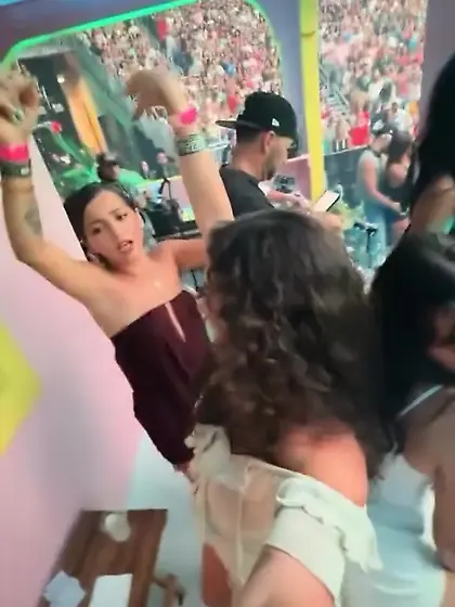 Dafne Keen,  Isabel Merced,  Amanda Diaz