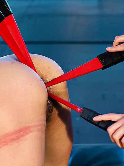 Asian slave-girl gets humiliated and double-penetrated by two an