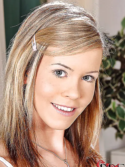 Sexually open minded Jenna Sweet needs to get your off too