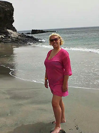 Bikini Cougar Barby from United Kingdom