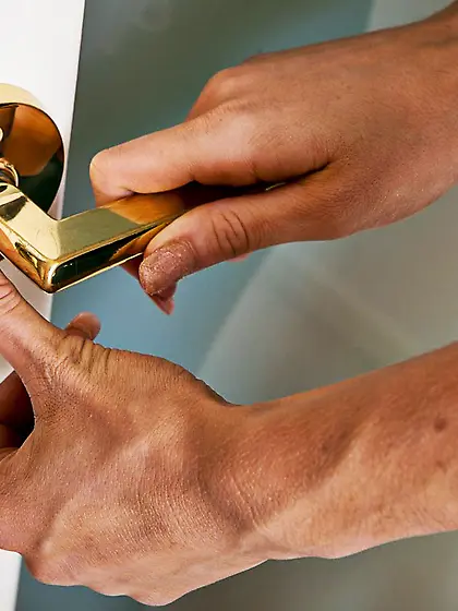 Guy with big hard stick without stops penetrates the pussy and m