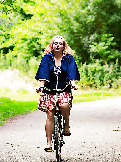 Tubby babe on a bike decides to masturbate outdoors today