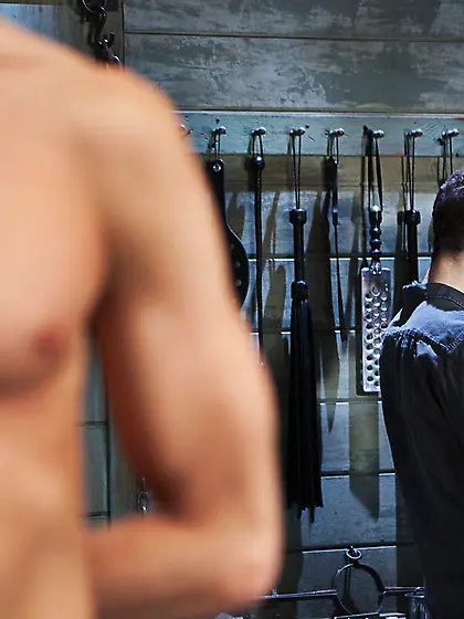 Just imagine fist-fucking her booty instead of this freaky stuff