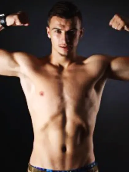 Brunette sweetcock18 perform anal