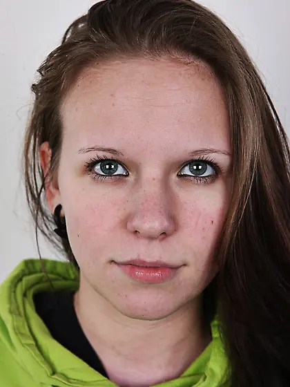 Young petty brunette butt