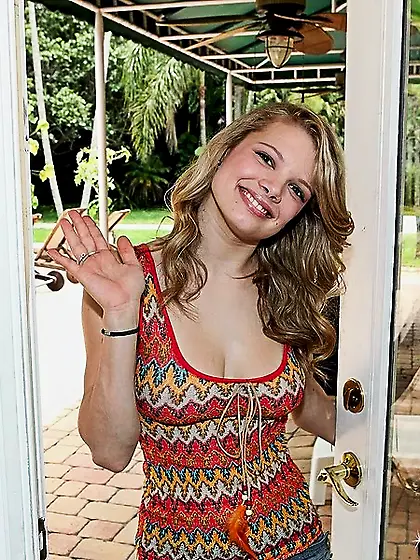 Teen nympho comes to a new neighbor who stretches tight pussy wi