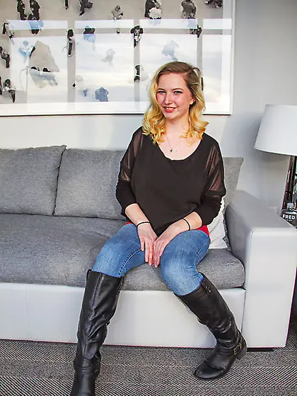 Amateur blonde undresses and exposes her fantastic huge tits on