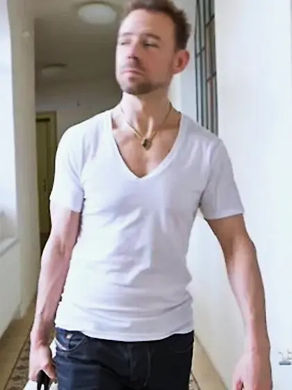 Masseur scores with fresh-faced blonde