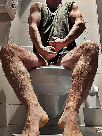 Andy Gymnast toilet rest stop lust 56