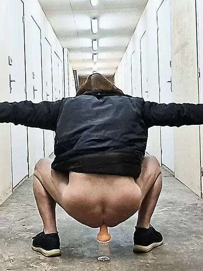 nu et offert à la cave