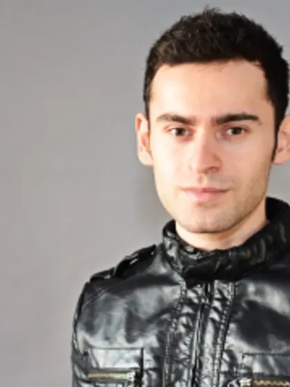 Brunette harmony body perform