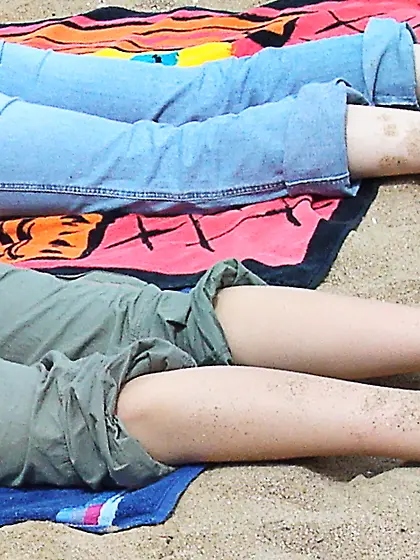 Voyeur Teen feet foot barefeet barefoot toes soles