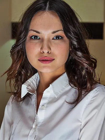 Shaved and classy brunette Xola shares her sexy figure with the