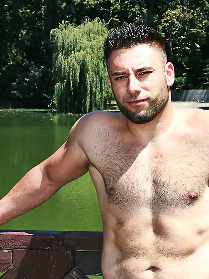 White gay 0seximuscleman close