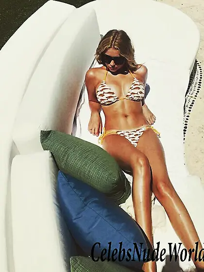 Bikini pics of Ashley Benson