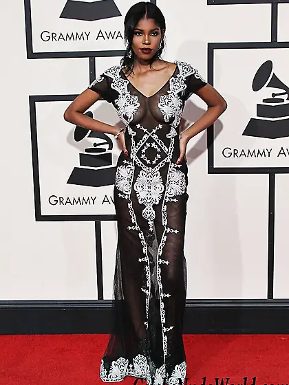 Diamond White Cleavage Photos