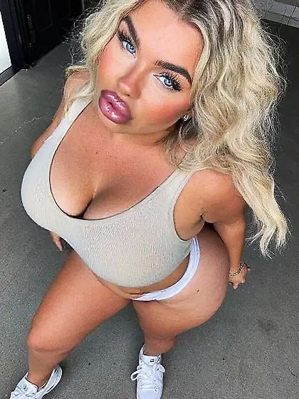 Bimbo Aryan PAWG