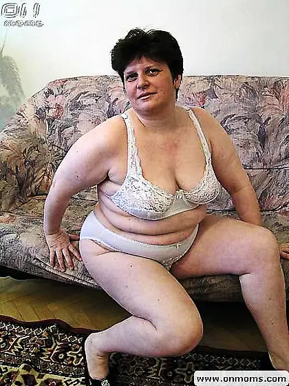 Mom exhibiting body's charms