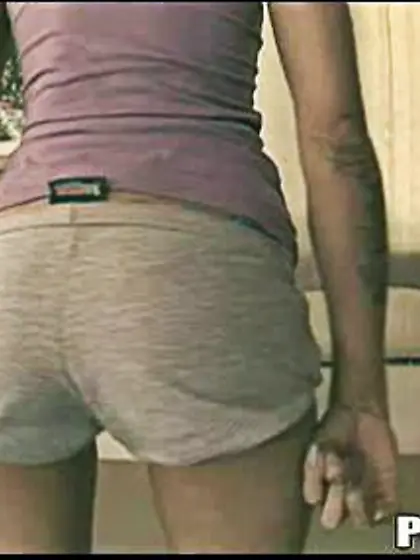 Skinny babe leaves clothes