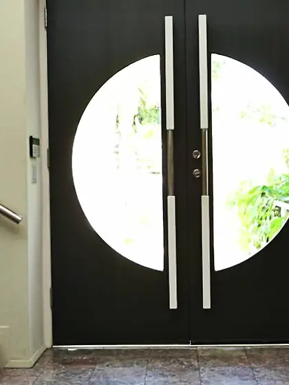 Beautiful brunette facialized endowed