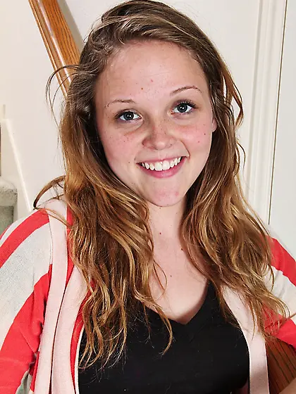 Without any doubts,  the shaved cunt of this beauty Sophia Monore