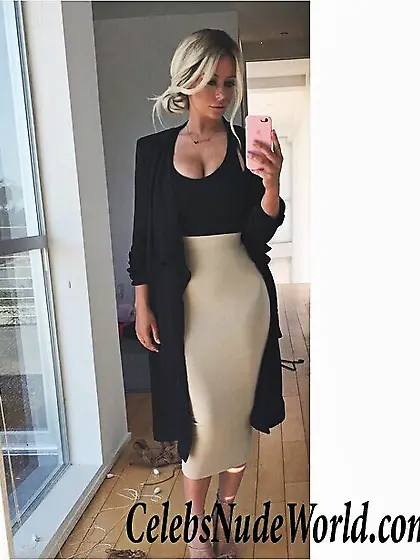 Sexy Photos of Aubrey O’Day