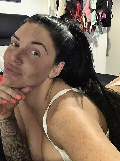 British Chav Emma Leigh