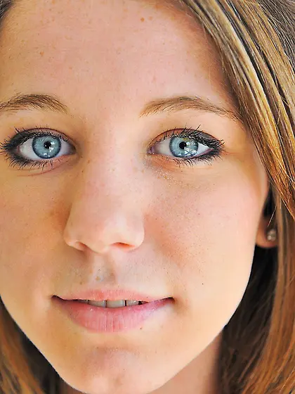 Slim teen doing some really exciting yoga poses while in the nud