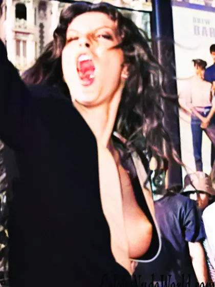 Gisele Bundchen boobs