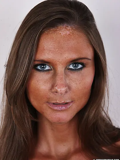 Tanned baber insisted on taking part in porn show getting naked