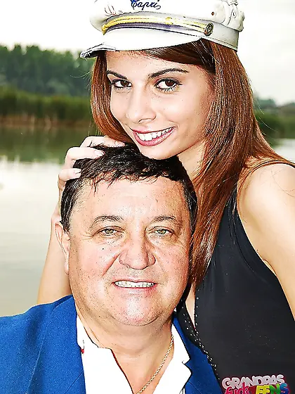 Slutty teen is grateful for romantic dinner and blows her sugar