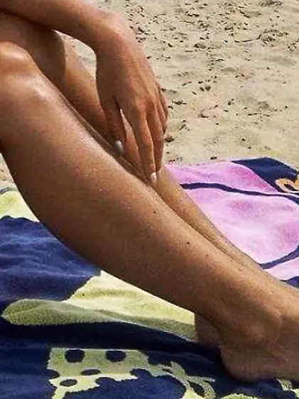 Voyeur Teen feet foot barefeet barefoot toes soles