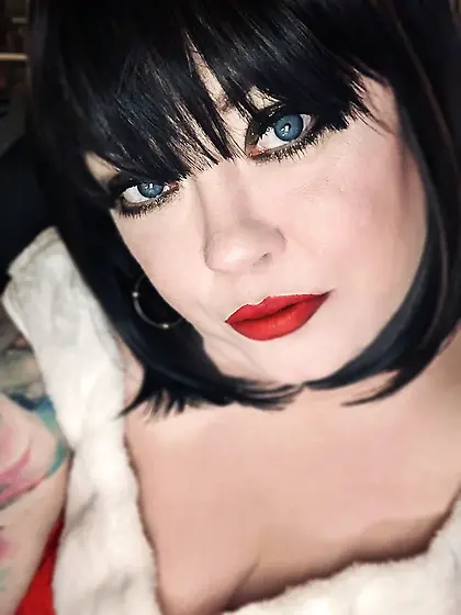 Tina Snua Selfies #2