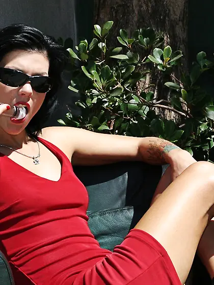 Jezebelle Bond goes outdoors to get her clean shaved slit stuffe