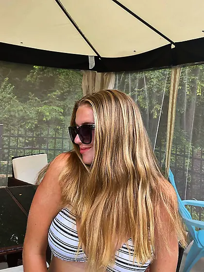 Morgan Thompson Busty Nonnude Cutie