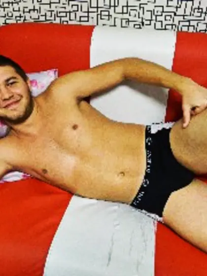 Brunette symonmyk perform anal