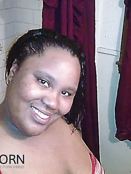 Stacy Tongues a Ice Cream