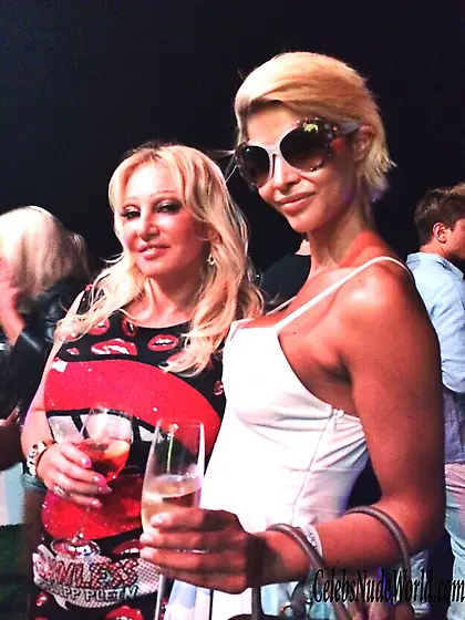 Cleavage of Micaela Schaefer