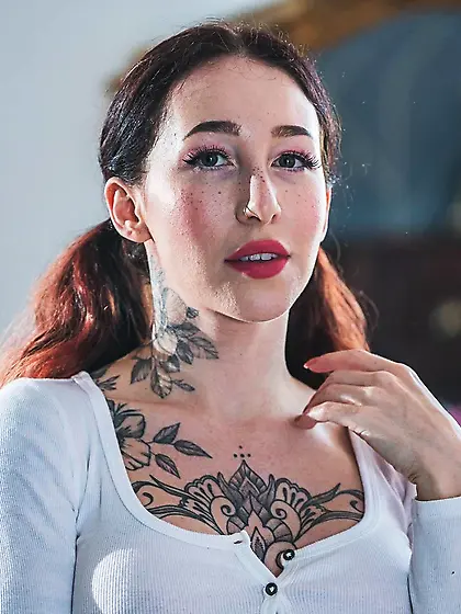 Esluna Love shows tattoos and gets to spotlight her FIRM ass