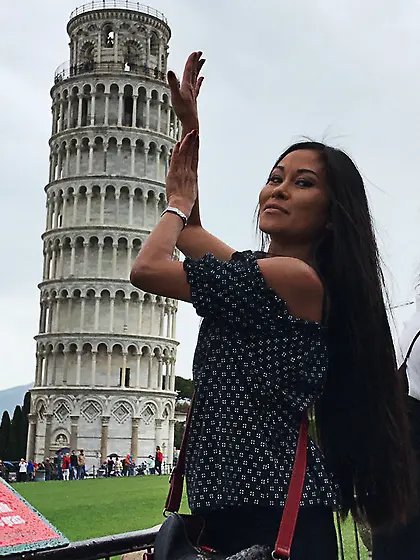 Suzie Q decides to enjoy a hot creampie after POV banging